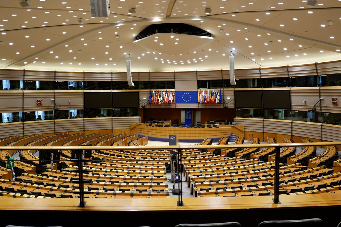 Bâtiment du Parlement européen illustrant la réglementation européenne relative aux preuves électroniques pour les prestataires de services